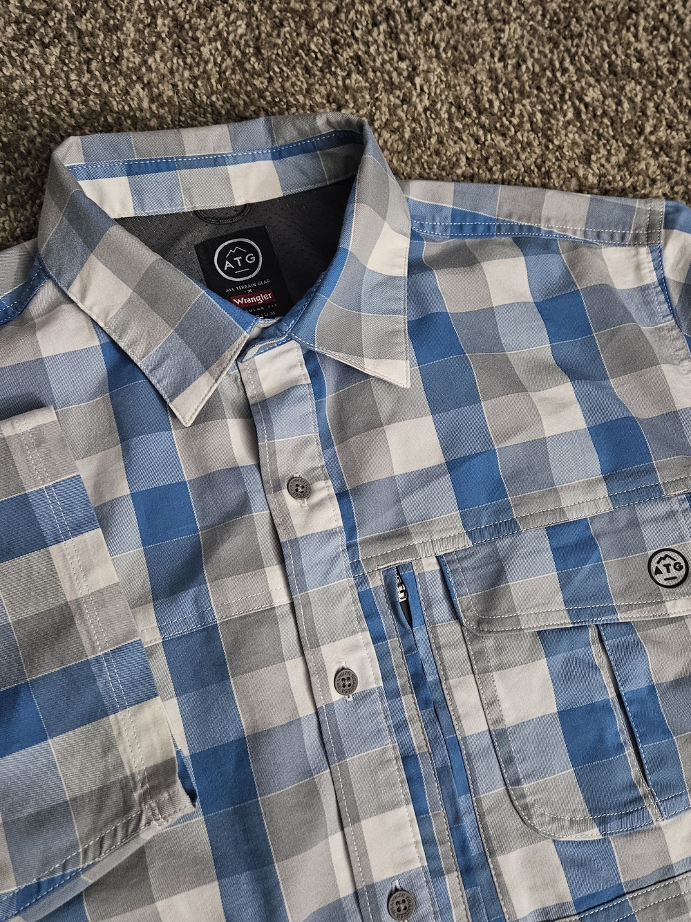 Wrangler Men's ATG Shirt Medium Plaid Blue All-Terrain Short Sleeve Button-Up